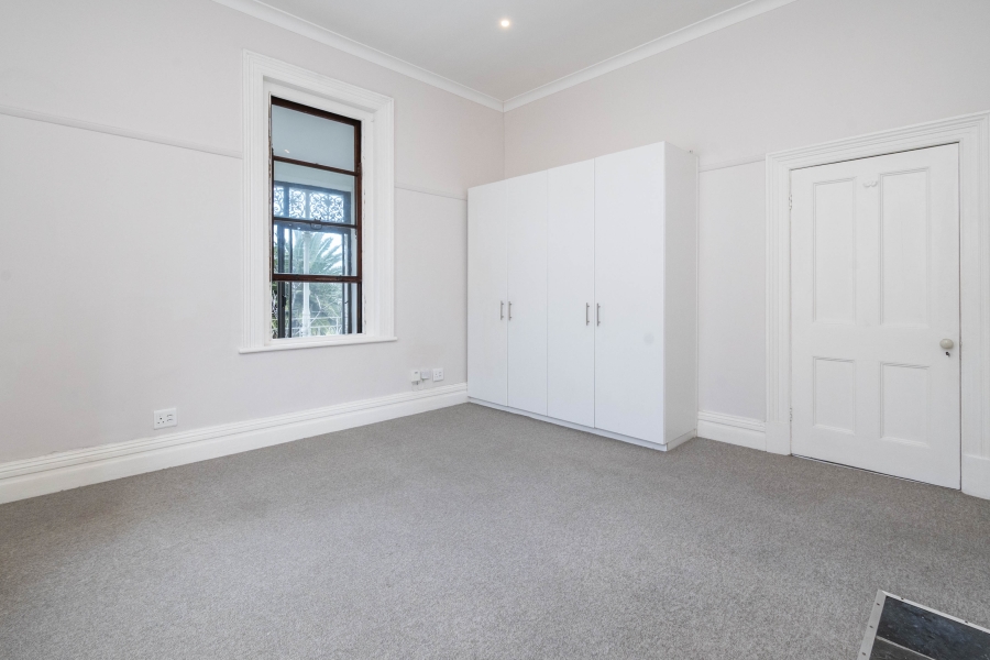 3 Bedroom Property for Sale in Sea Point Western Cape
